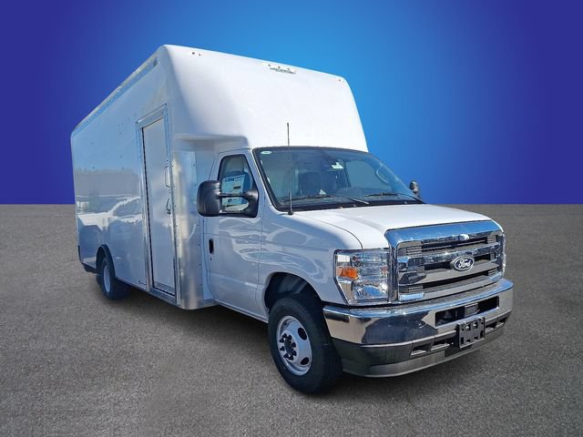 New 2026 Ford E-450 and Econoline 450 Super Duty w/ Power Equipment Group RWD image 2