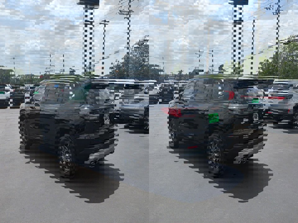 Used 2025 GMC Acadia Elevation FWD image 9