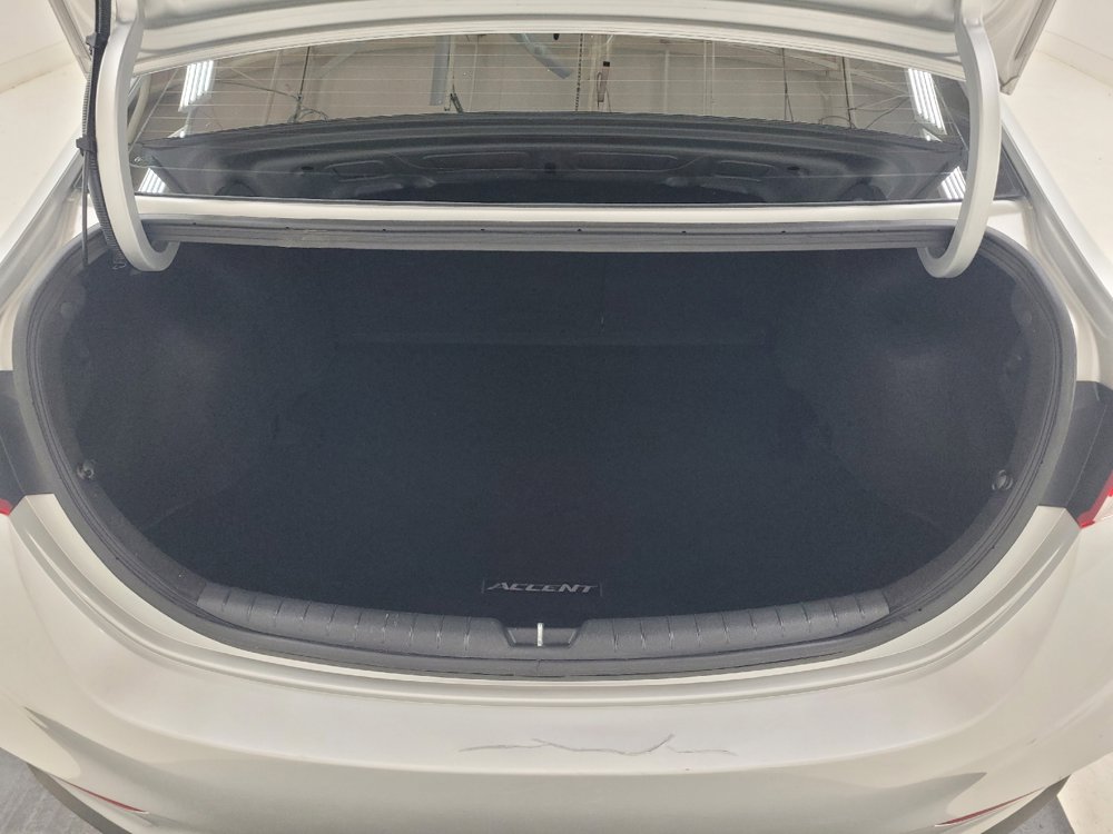Used 2022 Hyundai Accent SEL FWD image 29