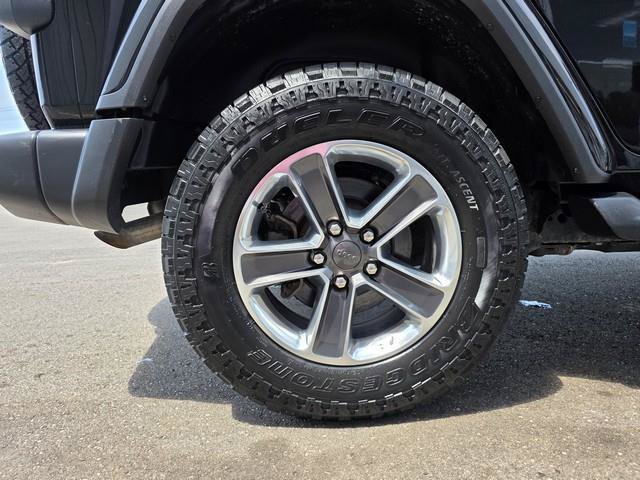 Used 2020 Jeep Wrangler Unlimited Sahara w/ Dual Top Group AWD/4WD image 8