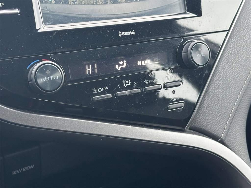 Used 2020 Toyota Camry SE image 24