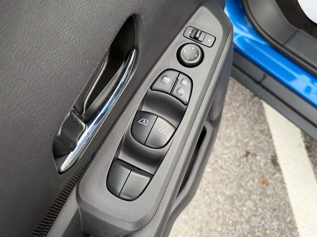 Used 2021 Nissan Kicks SV FWD image 12