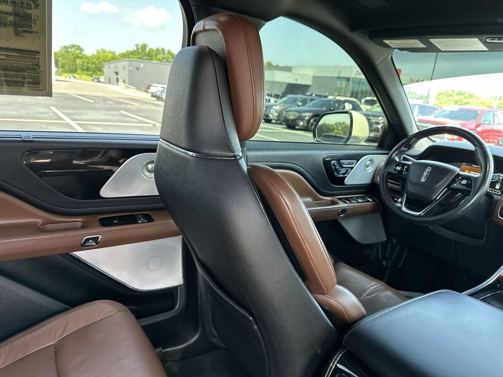 Used 2021 Lincoln Aviator Reserve w/ Equipment Group 208A AWD/4WD image 15