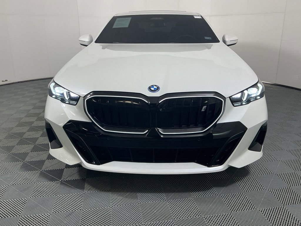 Certified 2025 BMW i5 xDrive40 w/ M Sport Package AWD/4WD image 3