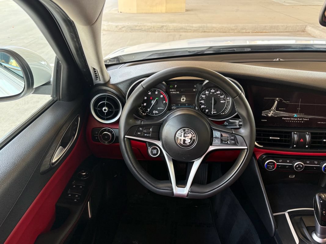 Used 2018 Alfa Romeo Giulia AWD image 9