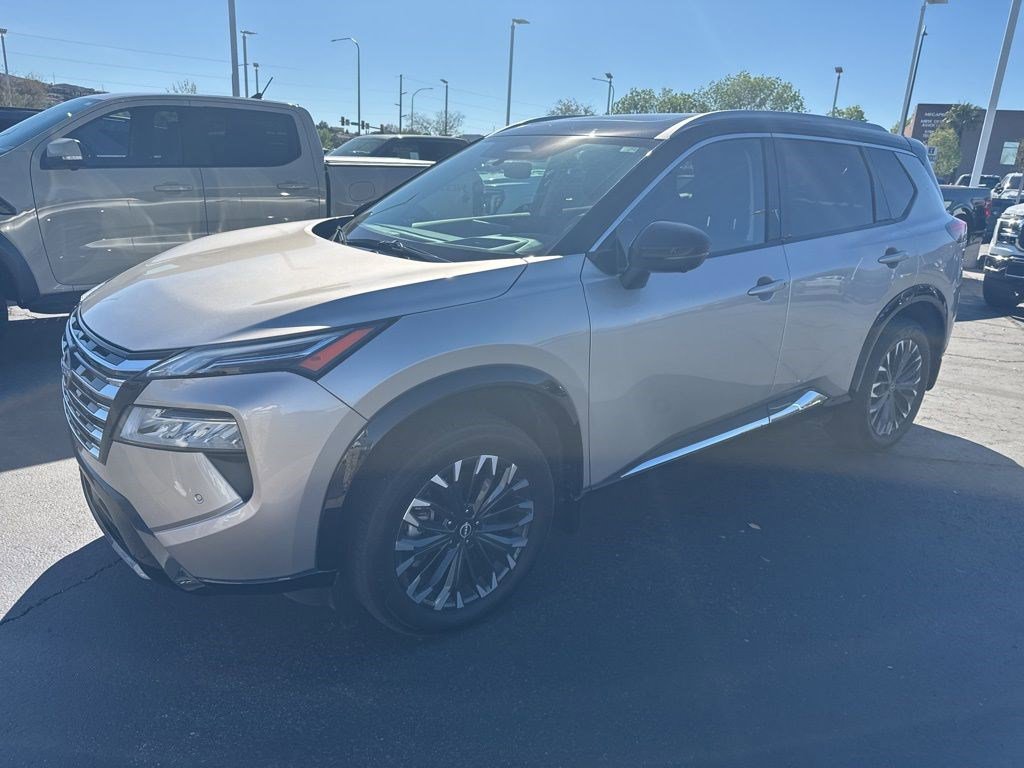 Used 2025 Nissan Rogue Platinum w/ Tech Package image 18