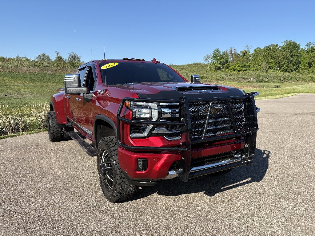 Used 2024 Chevrolet Silverado 3500 High Country w/ High Country Premium Package AWD/4WD image 7