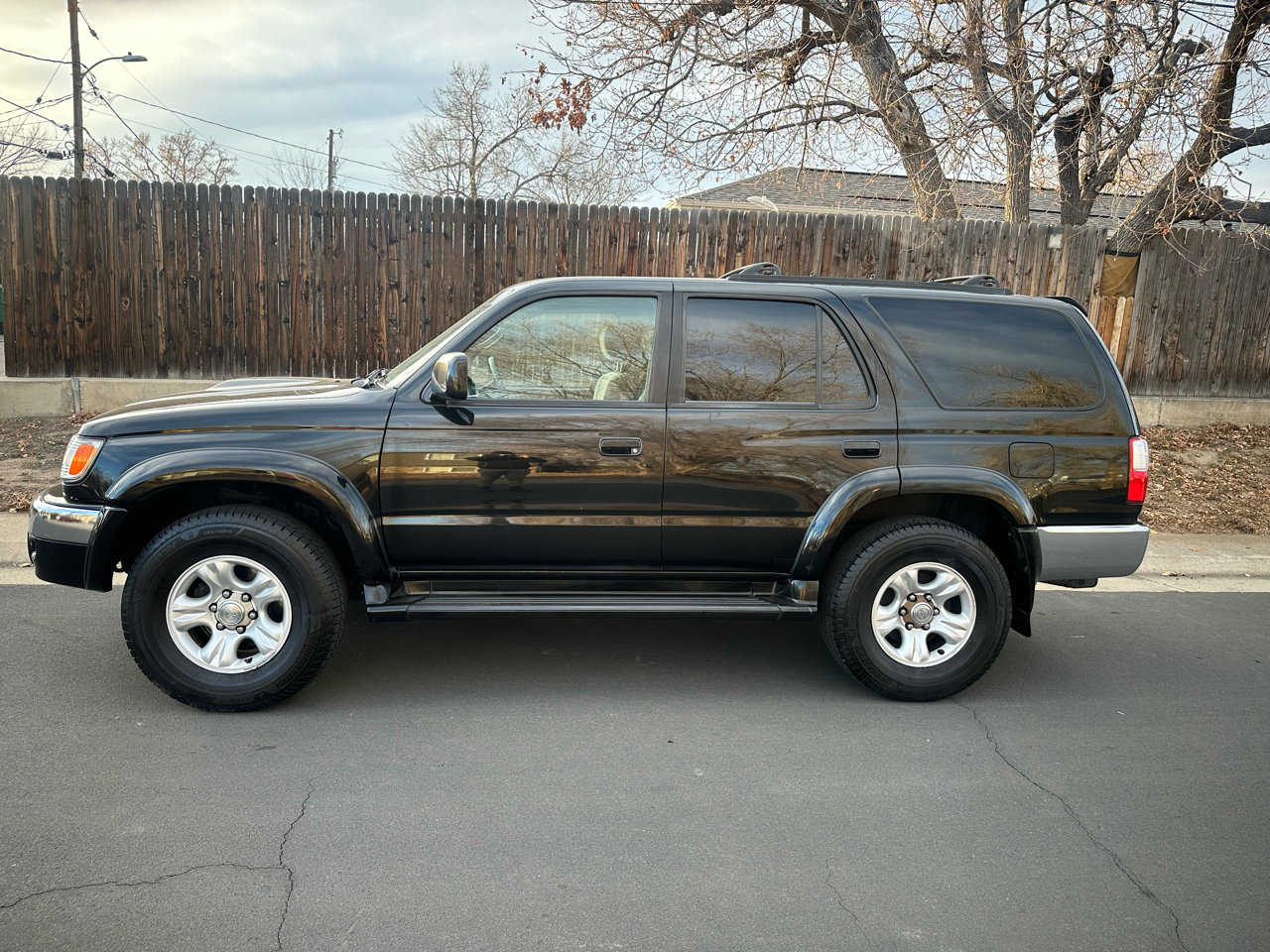 Used 2001 Toyota 4Runner SR5 image 2