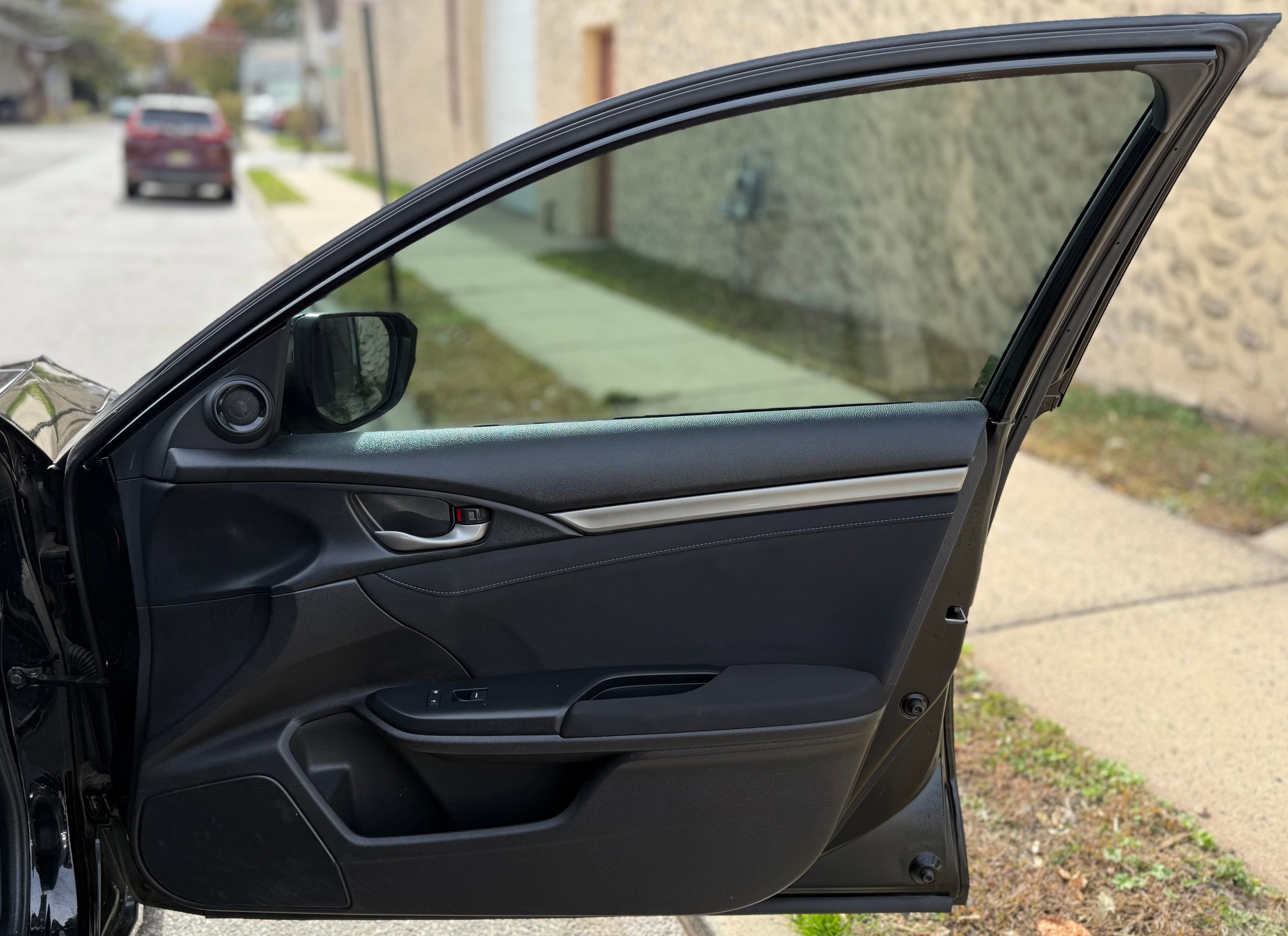 Used 2019 Honda Civic EX image 29