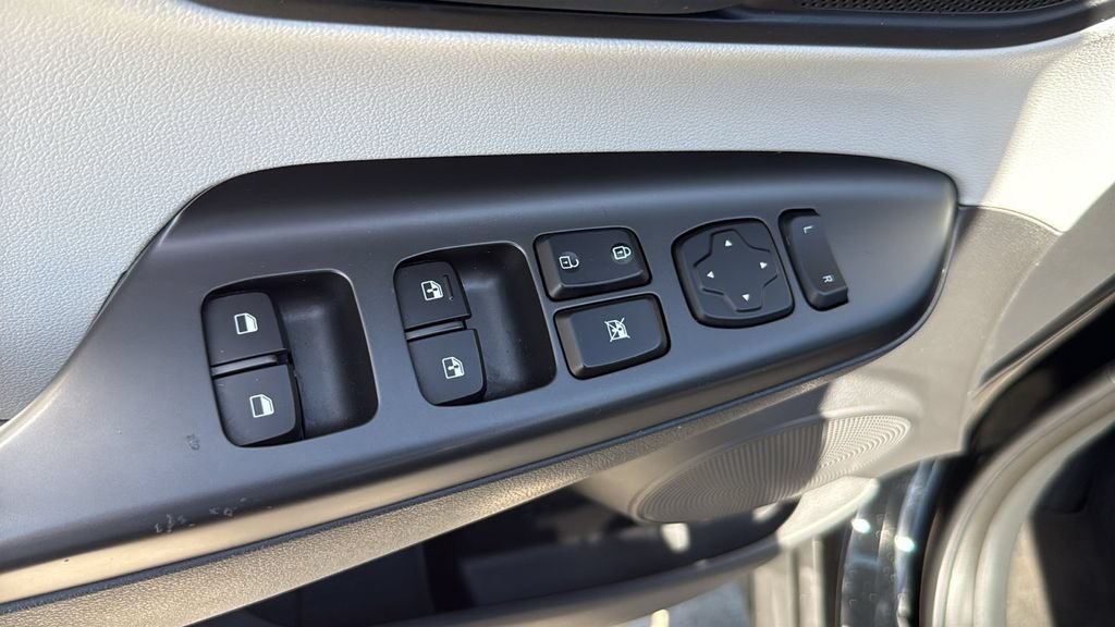 Used 2023 Hyundai Kona SEL FWD image 20