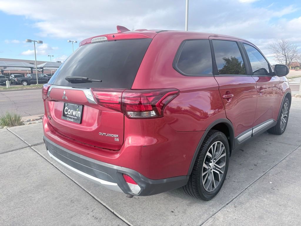 Used 2018 Mitsubishi Outlander SE AWD/4WD image 7