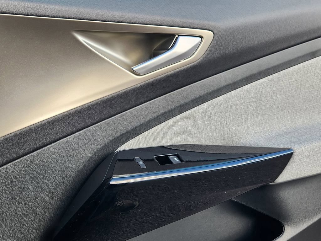 New 2026 Volkswagen ID.4 Pro AWD/4WD image 21