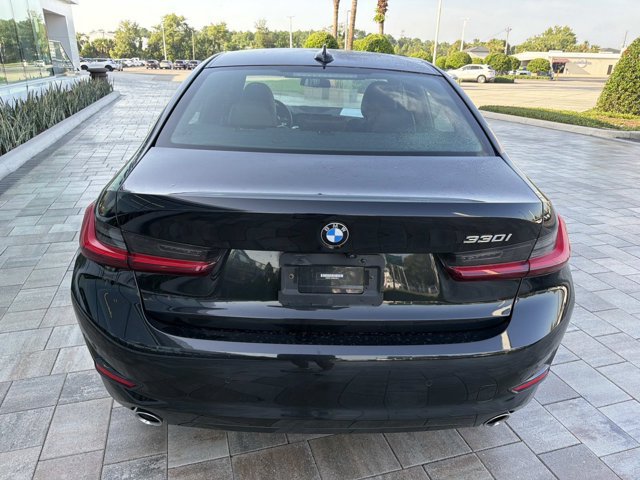 Used 2022 BMW 330i Sedan w/ Premium Package 2 RWD image 3