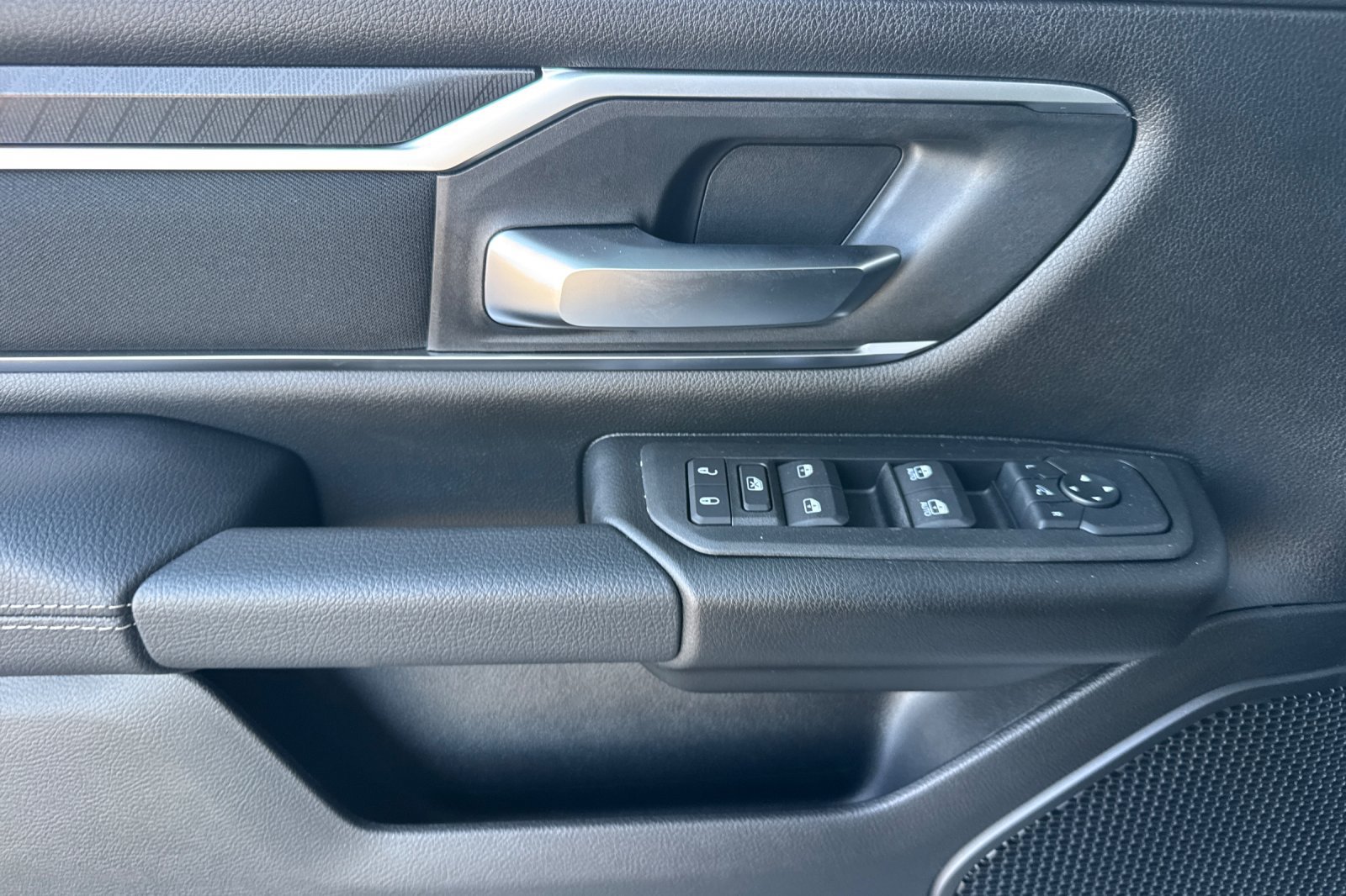 New 2027 RAM 1500 4x4 Crew Cab image 10