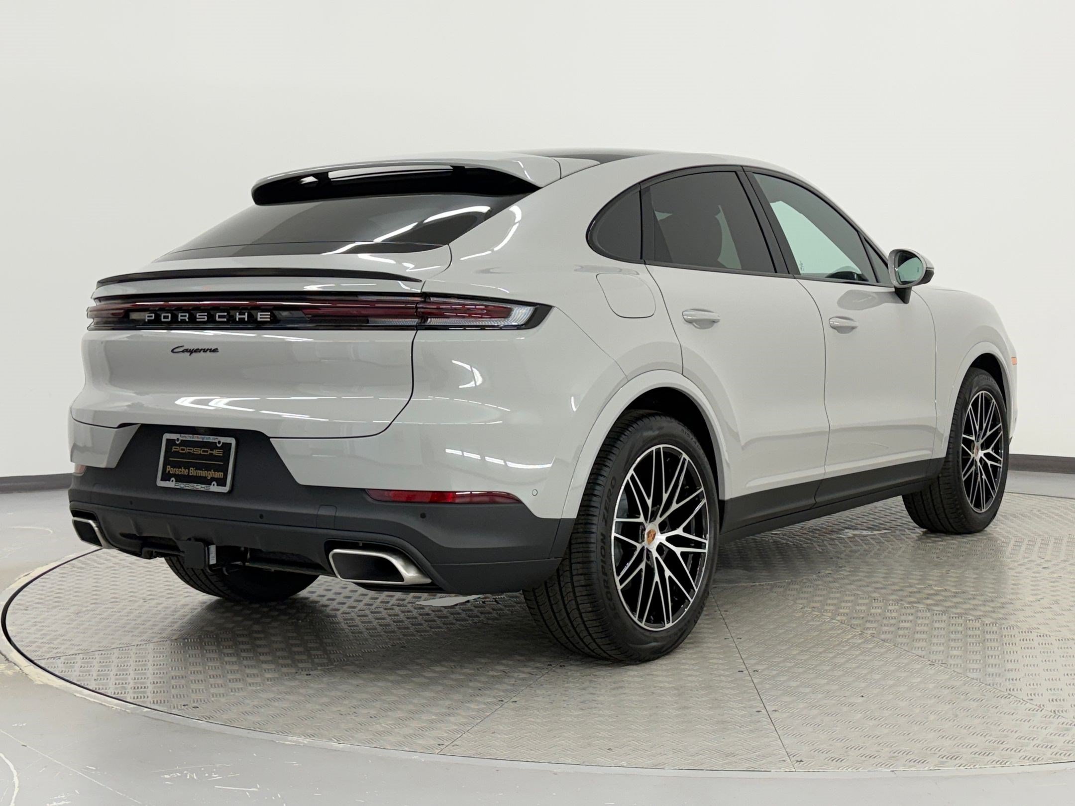 New 2026 Porsche Cayenne Coupe AWD/4WD image 9