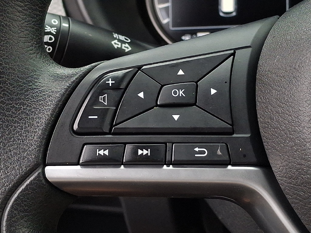 Used 2019 Nissan Kicks SV w/ Exterior Package FWD image 16