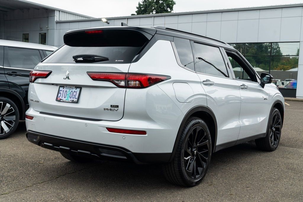 Used 2025 Mitsubishi Outlander SEL Black Edition AWD/4WD image 6