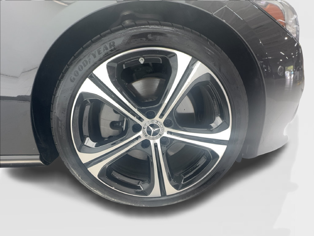 Used 2025 Mercedes-Benz C 300 4MATIC Sedan image 15