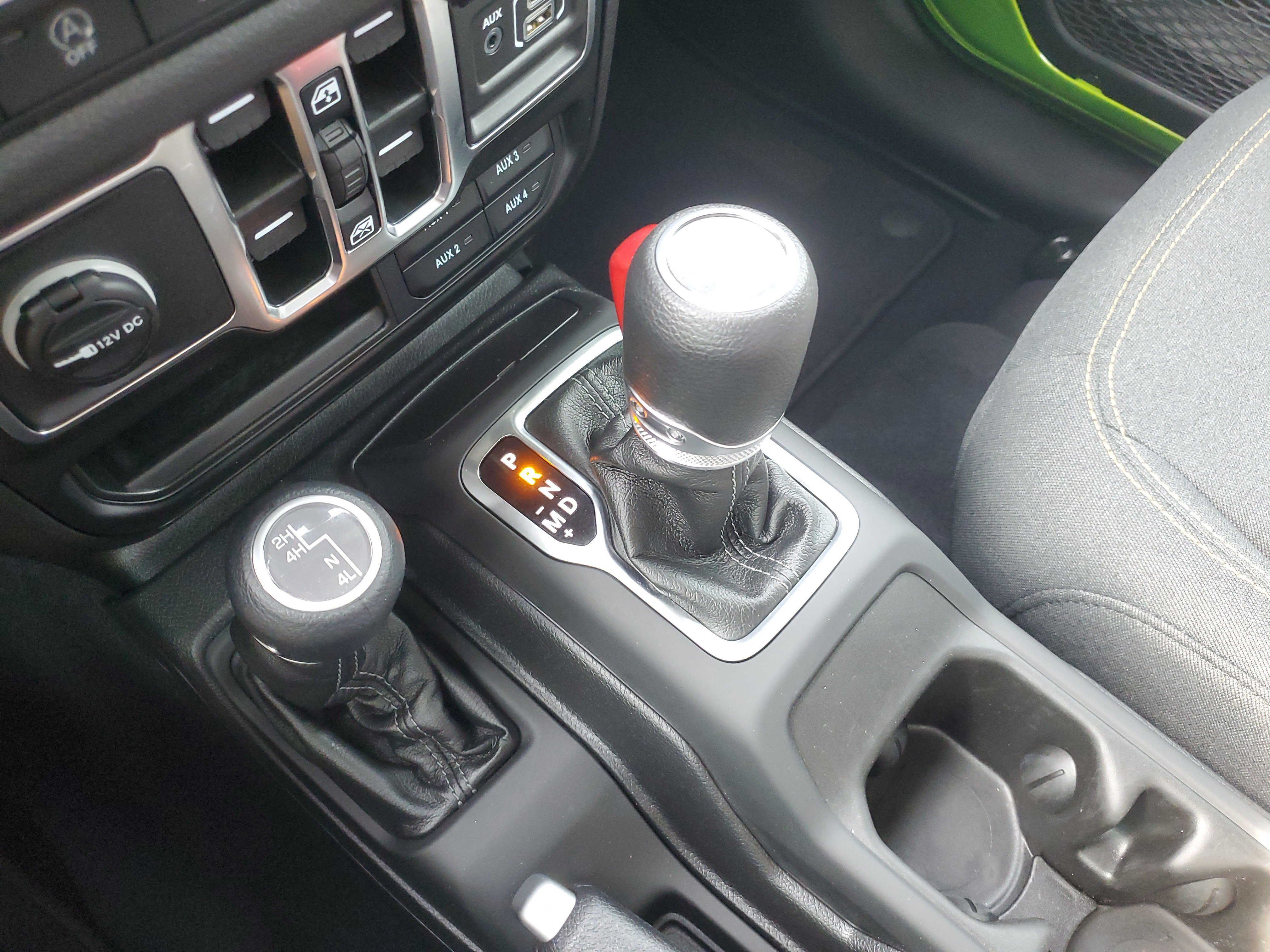 Used 2025 Jeep Gladiator Sport AWD/4WD image 23