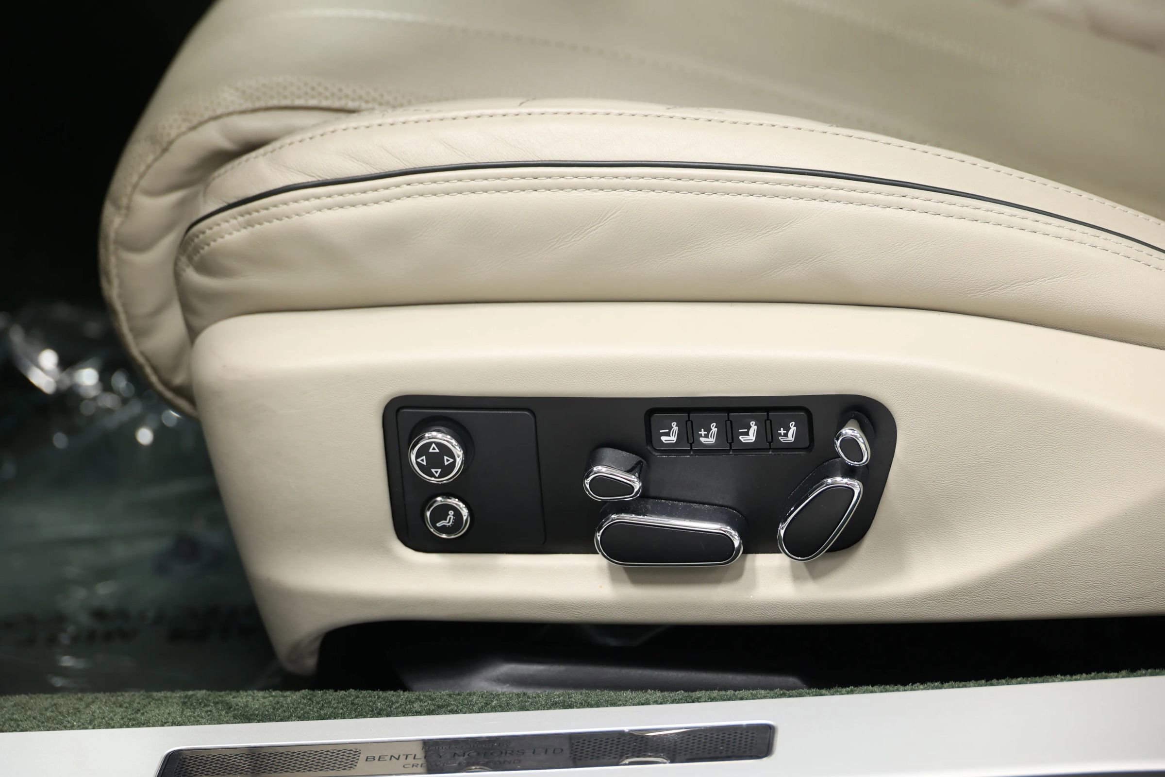 Used 2021 Bentley Continental GT image 17