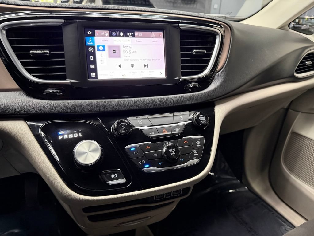 Used 2023 Chrysler Voyager LX FWD image 25
