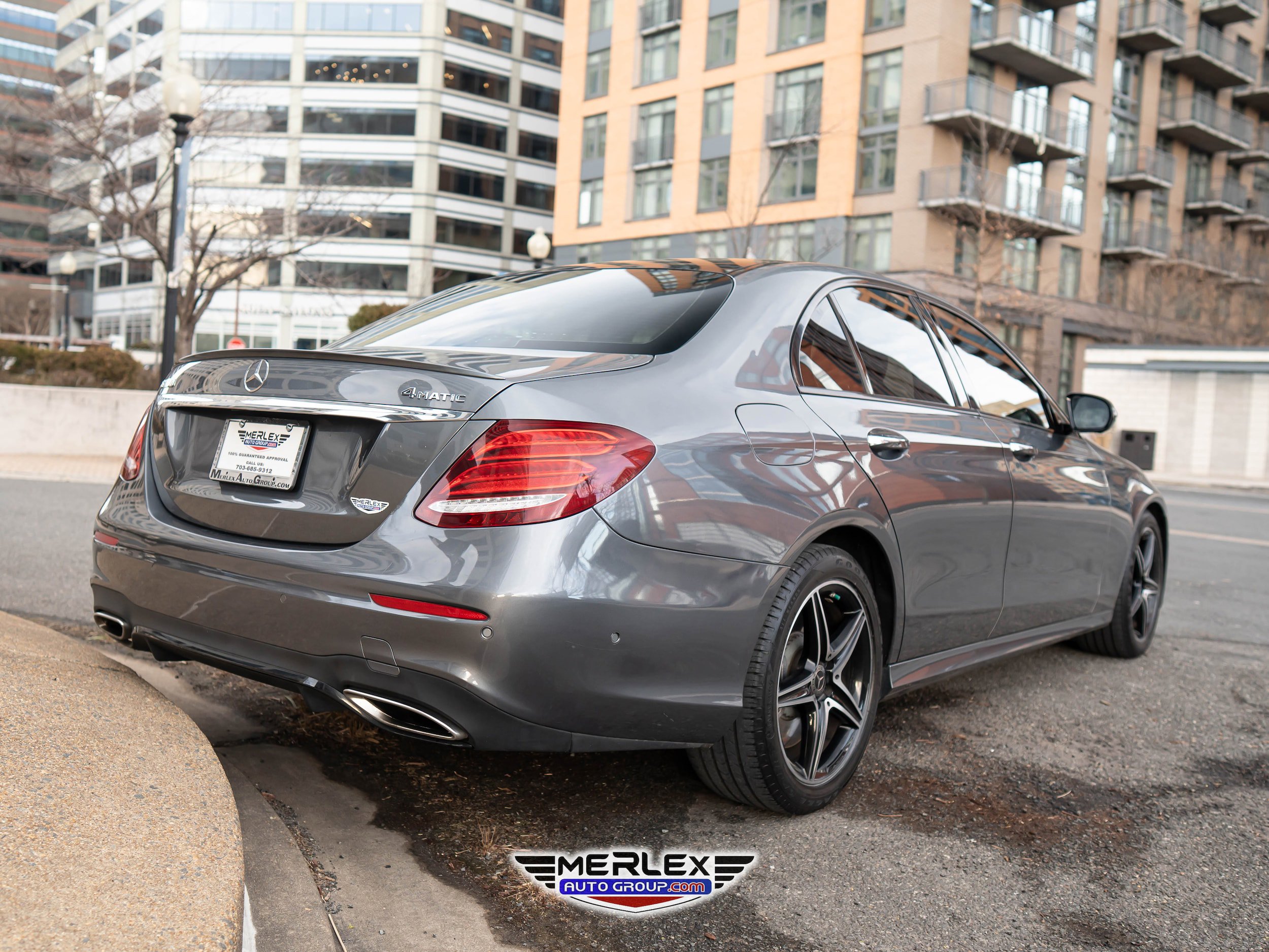 Used 2018 Mercedes-Benz E 400 4MATIC Sedan w/ Premium 3 Package image 7