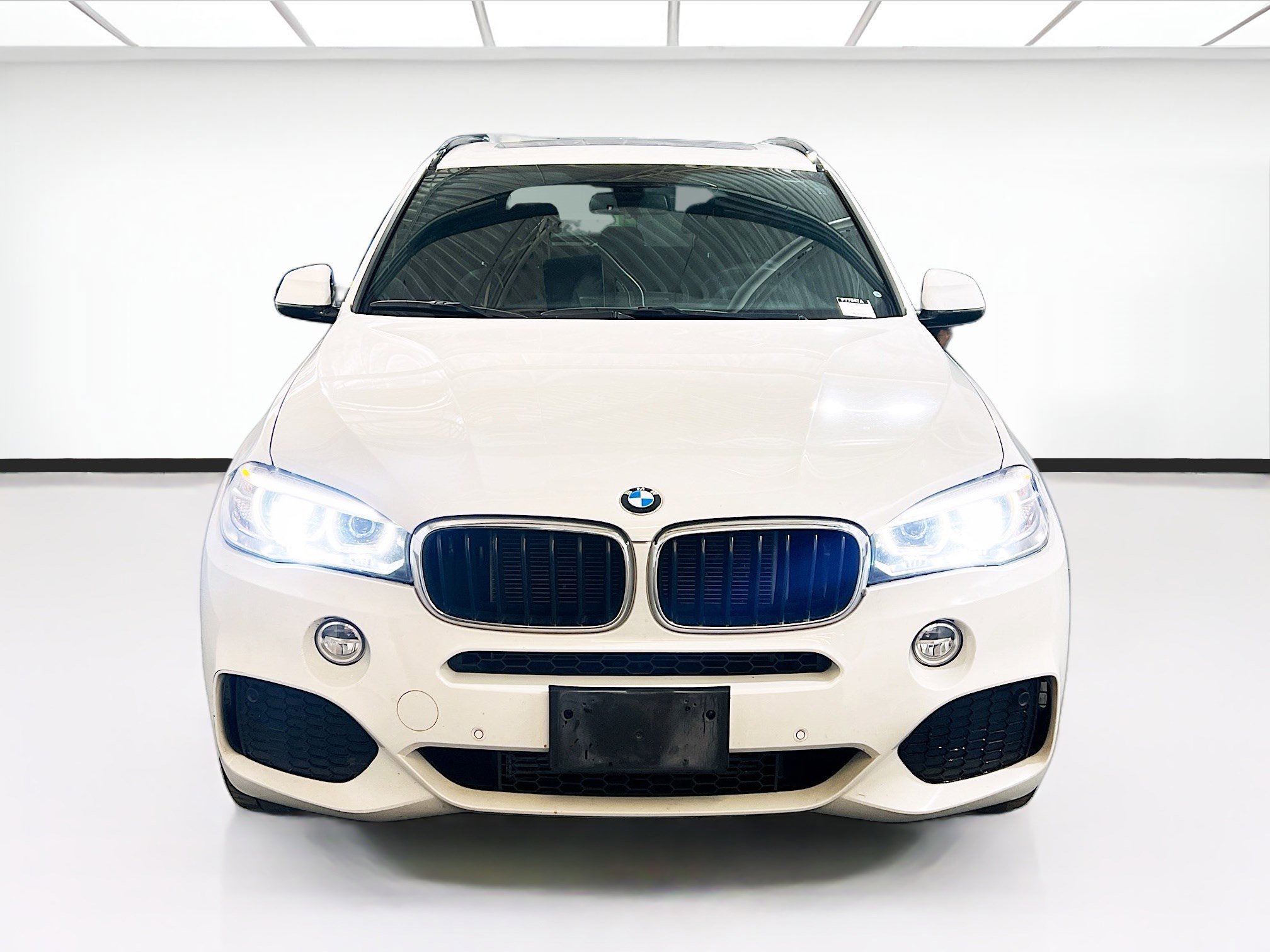 Used 2018 BMW X5 sDrive35i w/ M Sport Package image 2