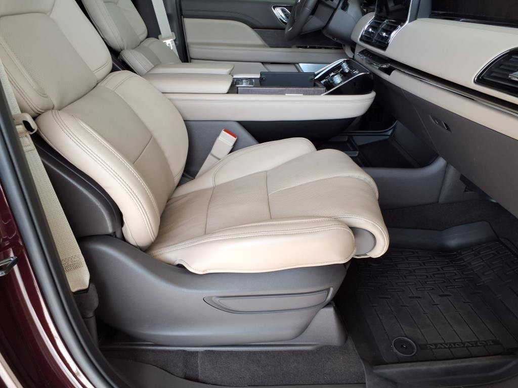 New 2024 Lincoln Navigator Reserve image 8