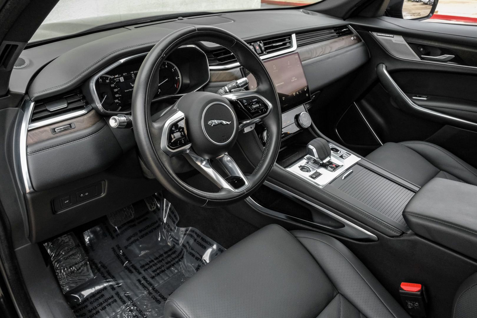 Used 2022 Jaguar F-PACE S AWD/4WD image 2