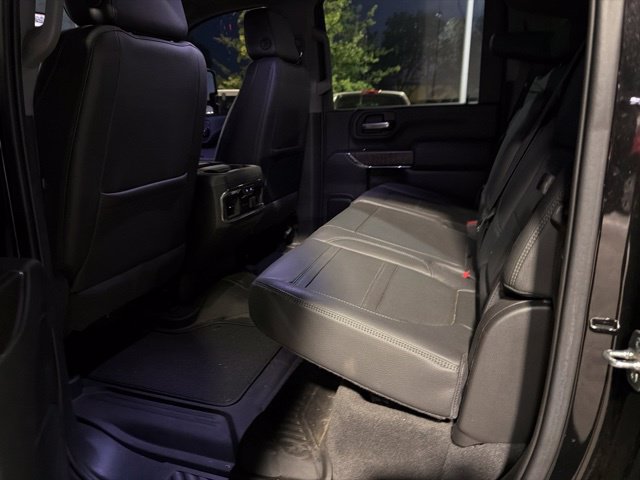 Used 2023 GMC Sierra 2500 Denali w/ Denali Black Diamond Edition AWD/4WD image 11