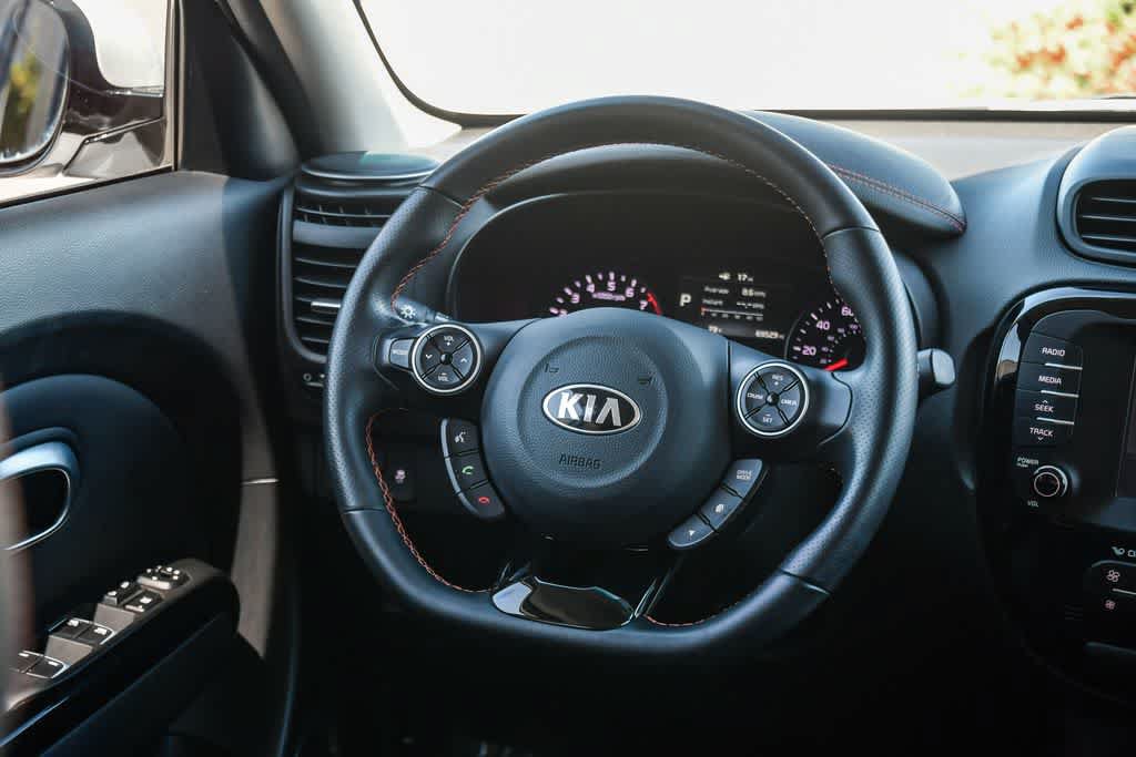 Used 2018 Kia Soul ! FWD image 12