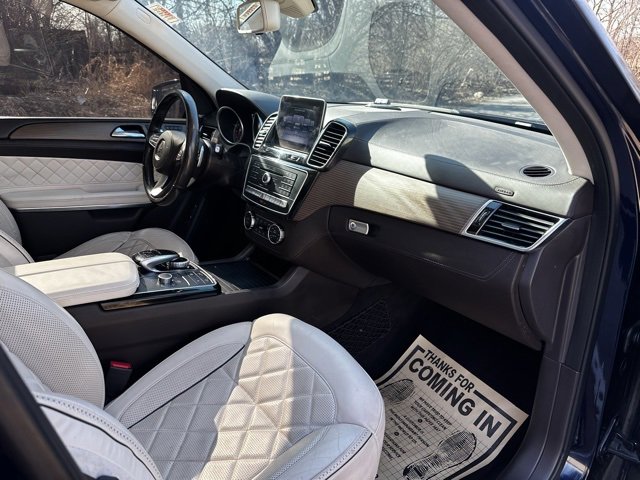 Used 2018 Mercedes-Benz GLS 550 4MATIC image 21