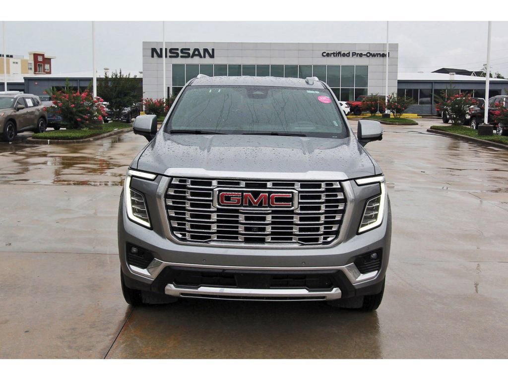 Used 2025 GMC Yukon Denali RWD image 2