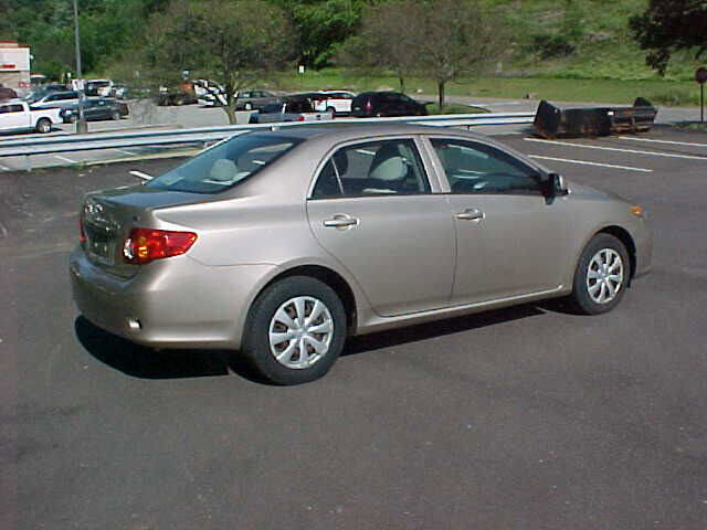 Used 2009 Toyota Corolla LE w/ All Weather Guard Pkg image 5