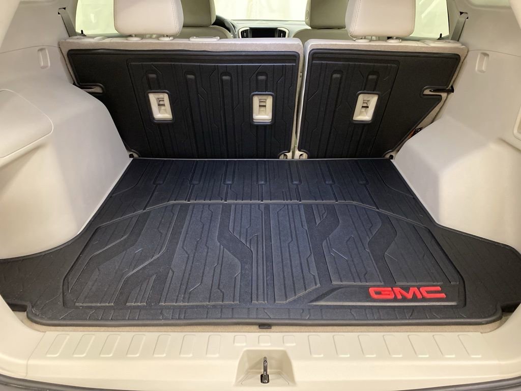Used 2024 GMC Terrain Denali w/ Denali Premium Package image 8