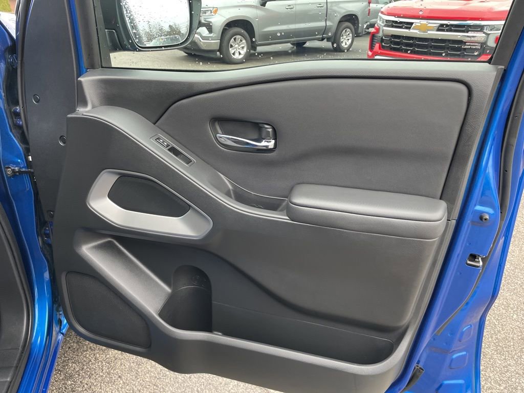 Used 2024 Nissan Frontier SV w/ SV Convenience Package image 35