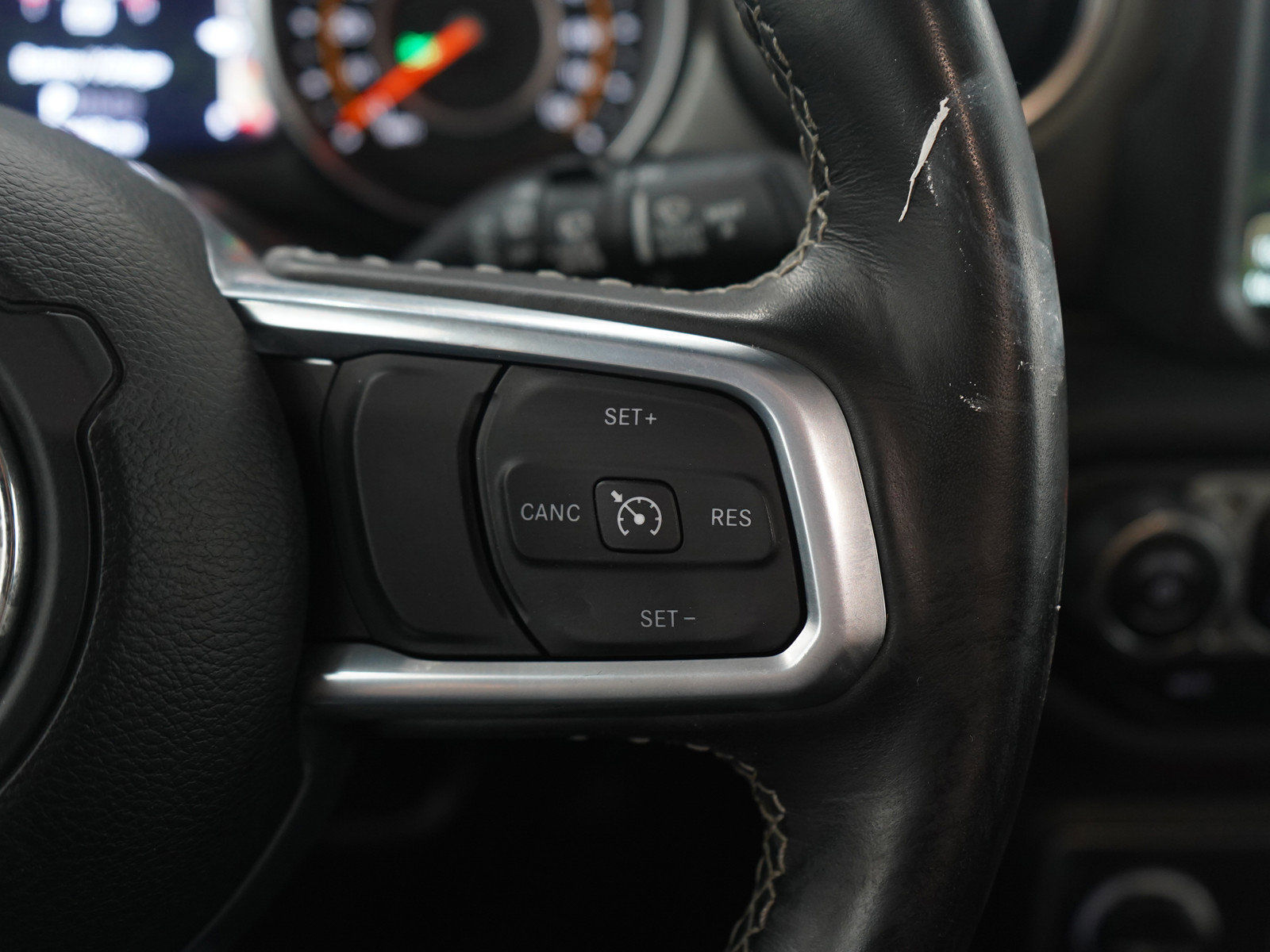 Used 2022 Jeep Wrangler Unlimited Sahara w/ Dual Top Group AWD/4WD image 26