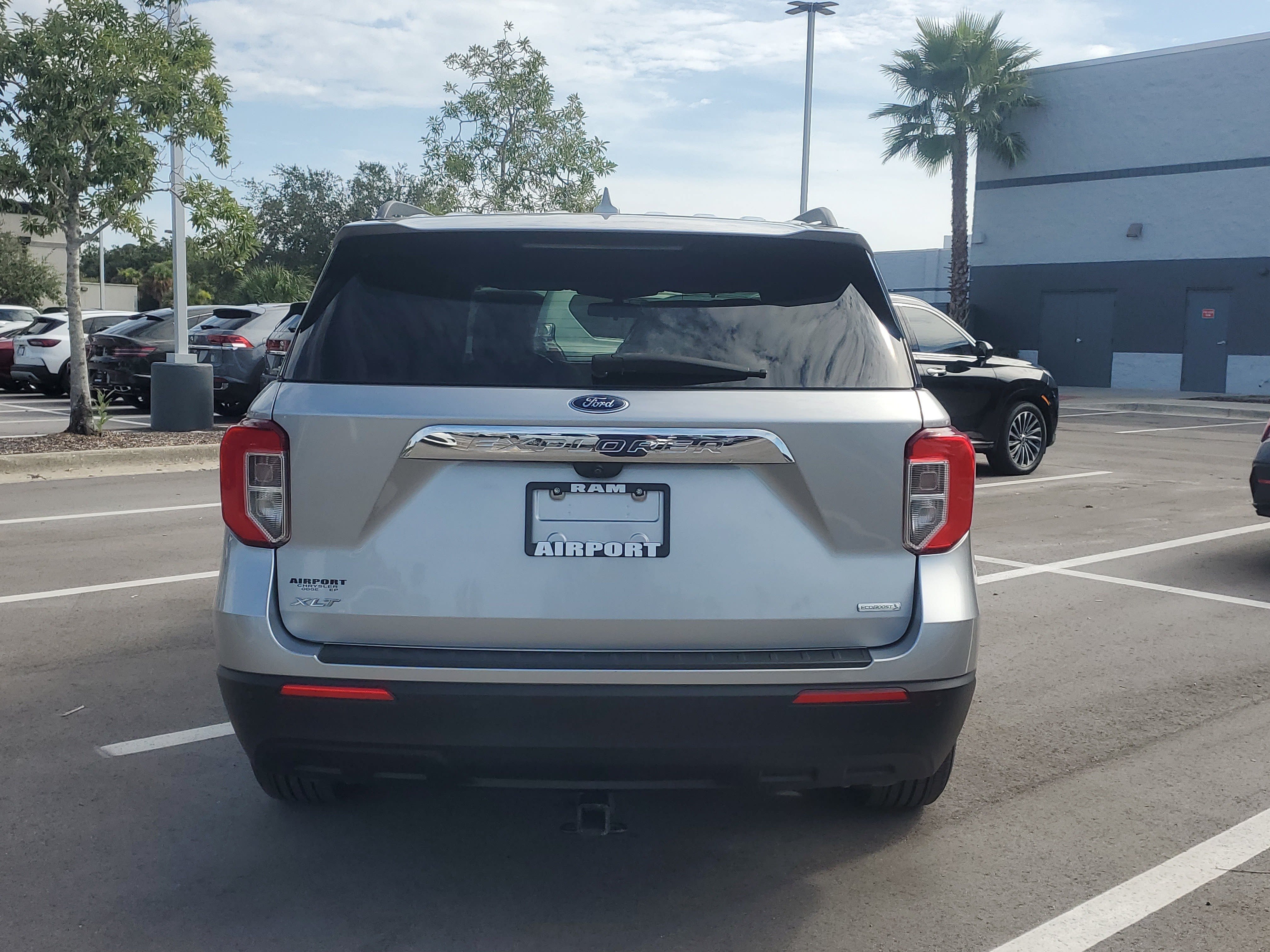 Used 2020 Ford Explorer XLT RWD image 7