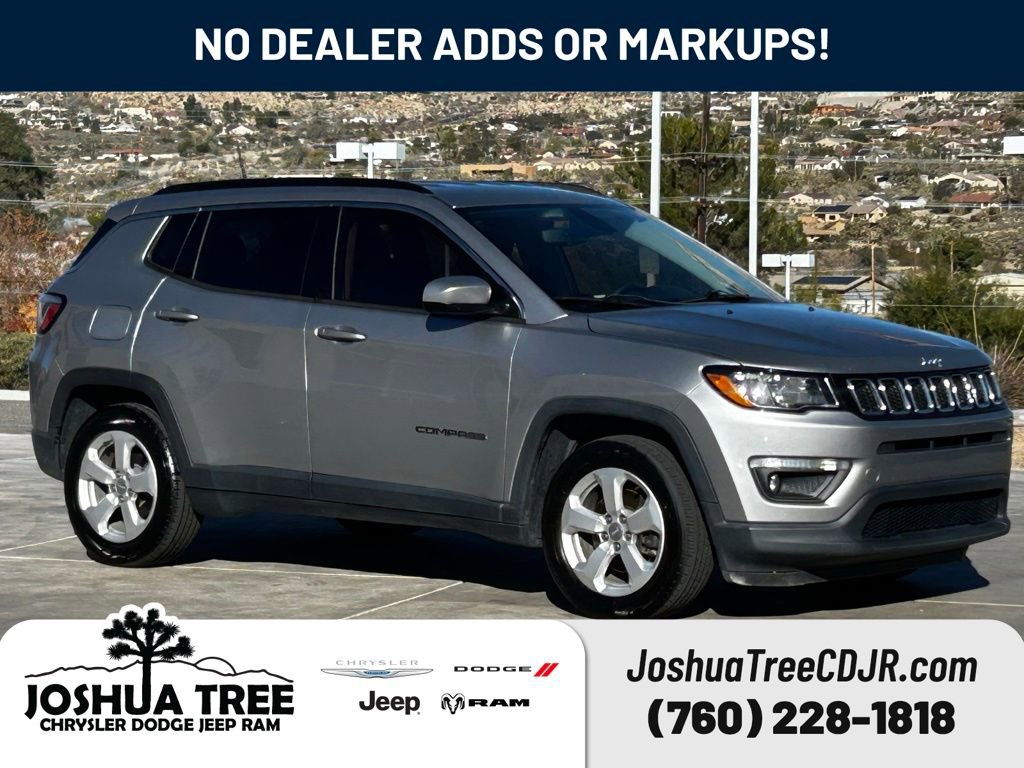 Used 2019 Jeep Compass Latitude image 1