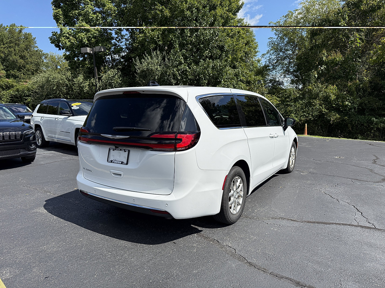 Certified 2026 Chrysler Pacifica Select FWD image 6