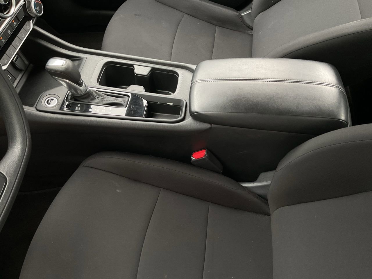 Used 2025 Nissan Sentra S image 32