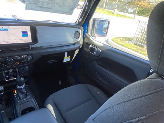 New 2025 Jeep Gladiator Sport image 35