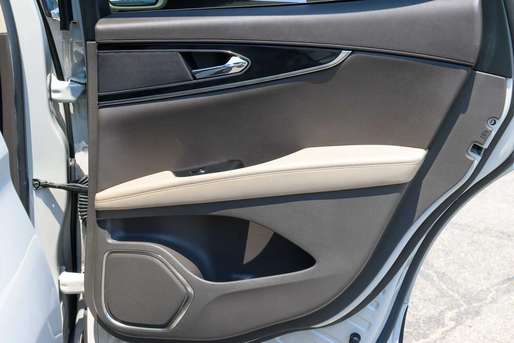 Used 2022 Lincoln Nautilus Reserve AWD/4WD image 19
