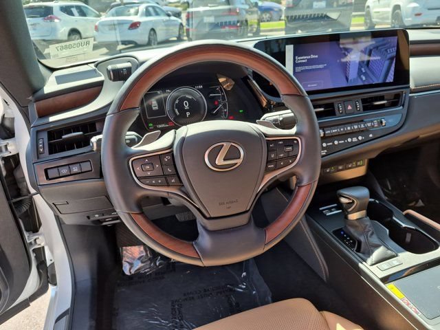 Used 2024 Lexus ES 300h w/ Accessory Package (Z1) FWD image 18