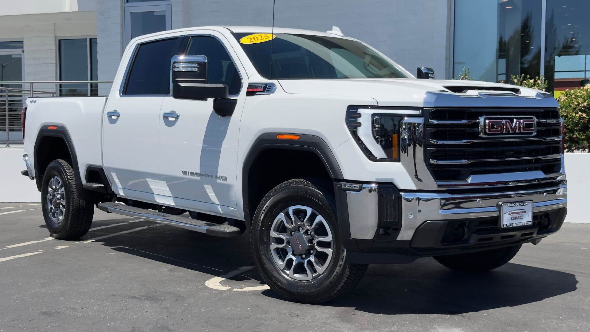 New 2025 GMC Sierra 3500 SLT w/ SLT Premium Package image 3
