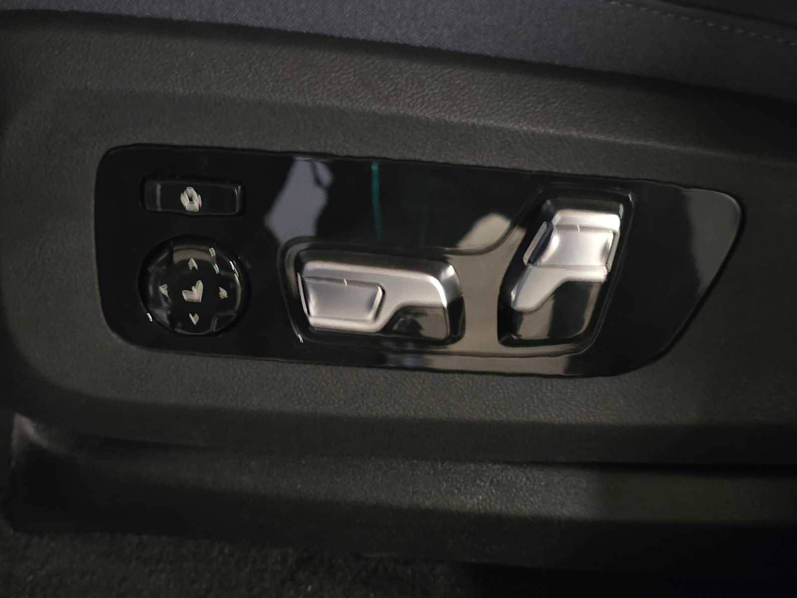 New 2026 BMW XM Label Red AWD/4WD image 31