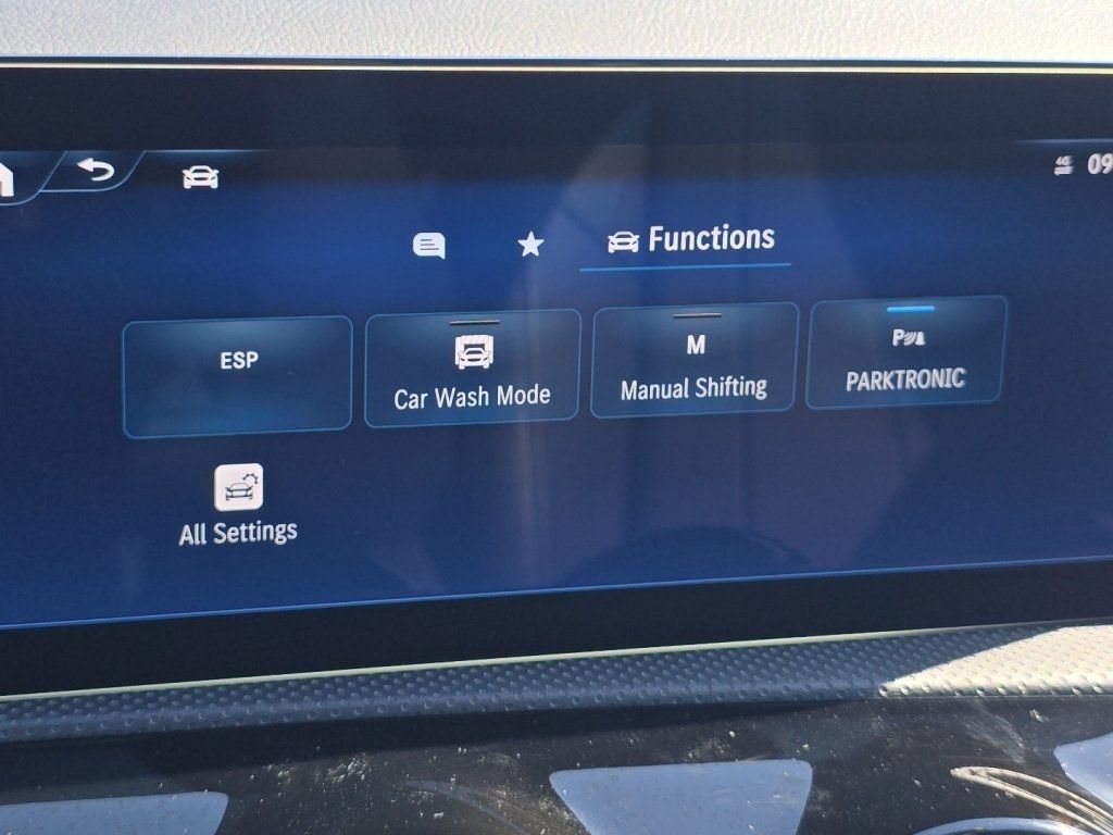Used 2025 Mercedes-Benz CLA 250 4MATIC image 5