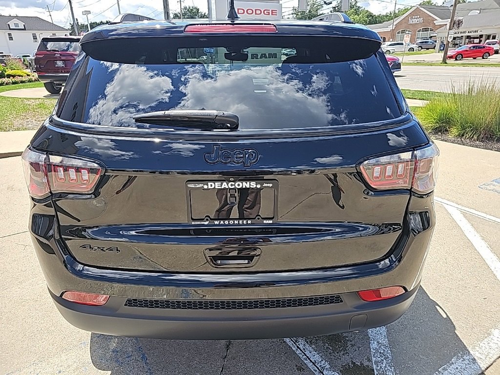 Certified 2022 Jeep Compass Altitude w/ Convenience Group image 13