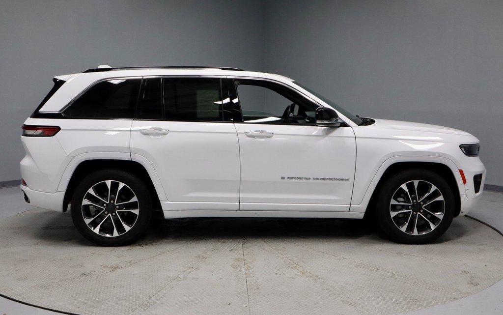 Used 2022 Jeep Grand Cherokee Overland w/ Luxury Tech Group IV image 7