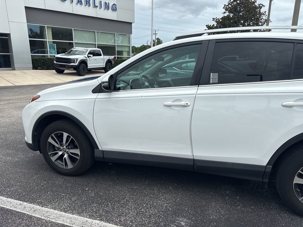 Used 2017 Toyota RAV4 XLE FWD image 6